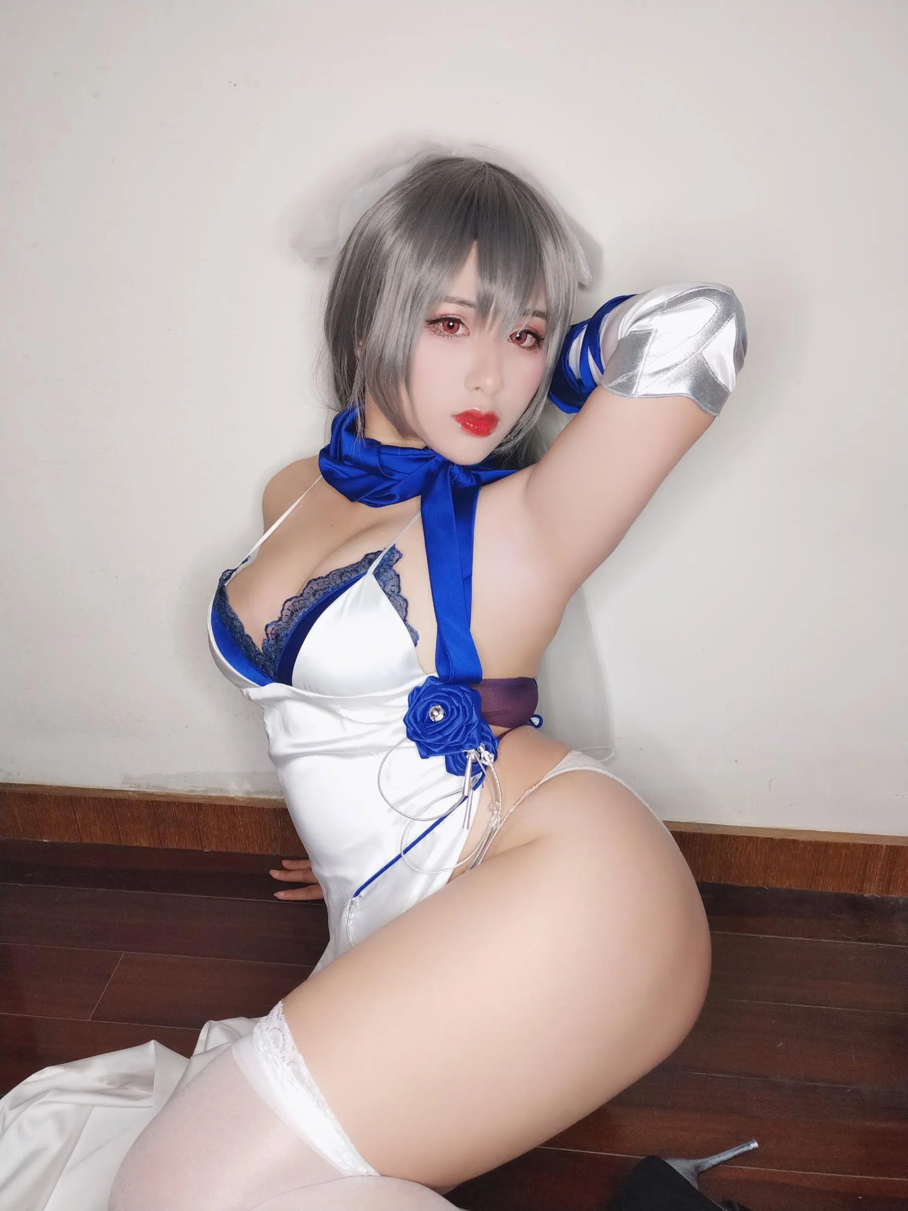 柘烟Zuken – NO.09 路易九世礼服自拍 [39P]插图6